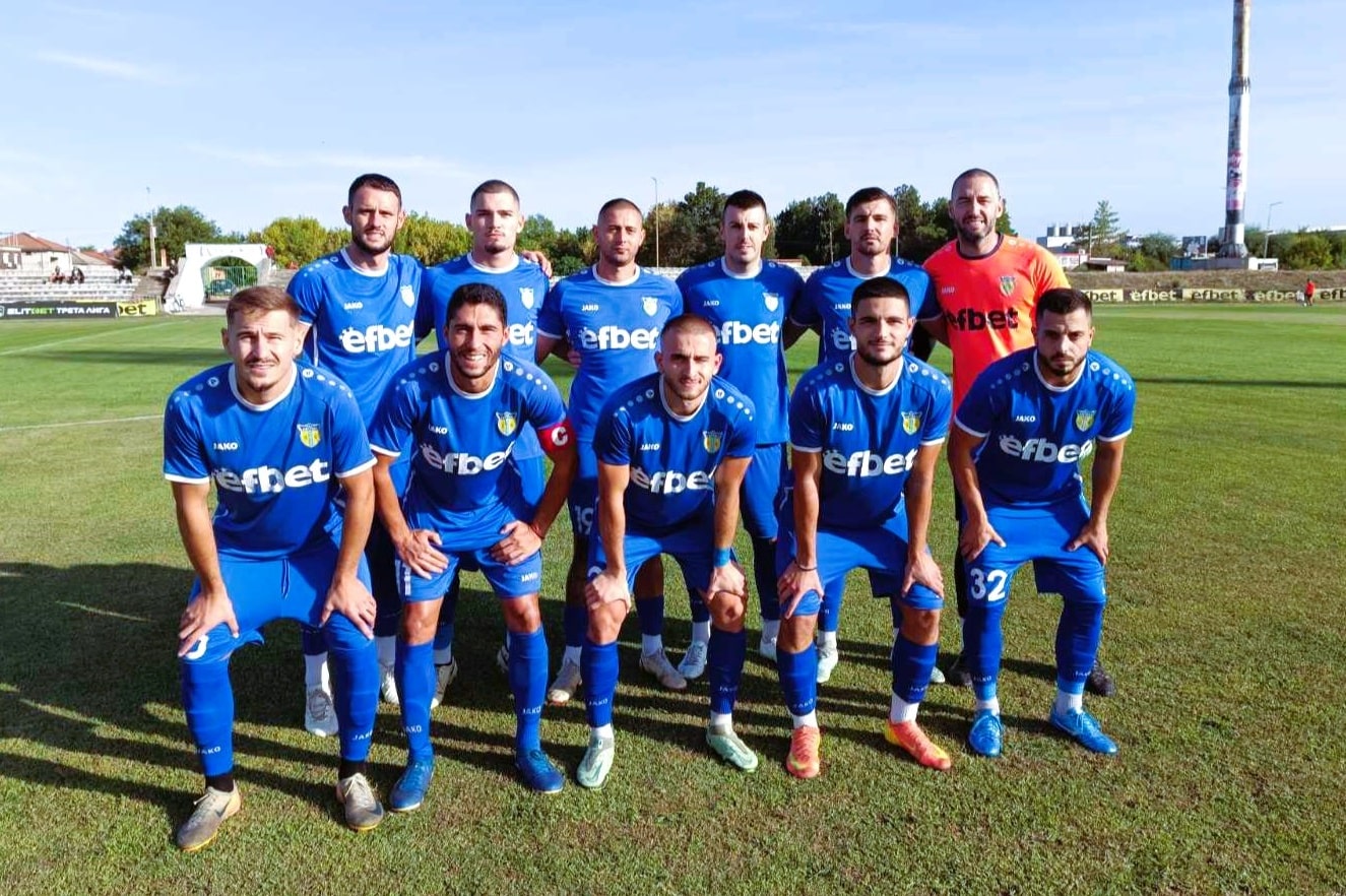 Първи пролетен мач на Гигант (Съединение) — неделя, 15 февруари от 15:00 Първият двубой на Гигант (Съединение) от пролетния дял на Югоизточната Трета лига е насрочен за неделя, 15 февруари, от 15:00 часа. През последните дни имаше няколко варианта за дата и начален час заради програмата на мача на първия състав на "смърфовете". В крайна сметка срещата между Гигант и дубъла на "смърфовете" ще започне в 15:00 часа — след двубоя на първия отбор на Локомотив (Пловдив) с Черно море, който е от 12:00 часа.