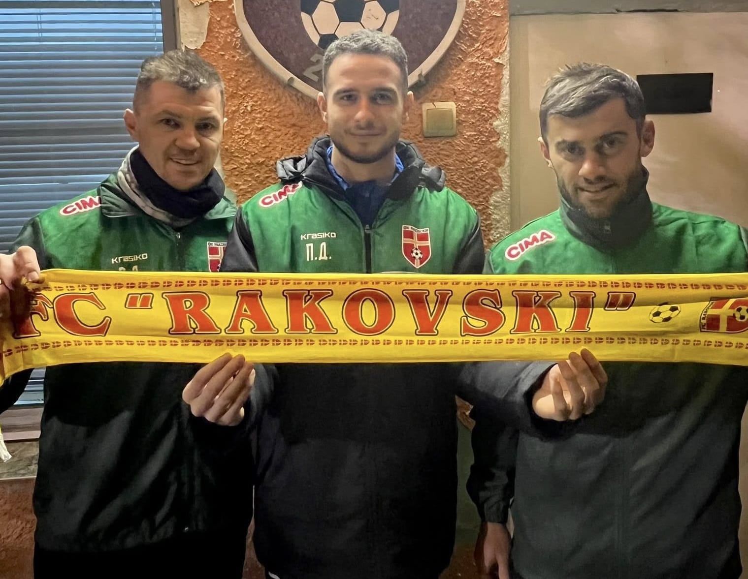 ФК Раковски привлече Георги Иванов ФК Раковски подписа с още един нов футболист – Георги Иванов. Роден в село Стряма, той е юноша на Марица (Пловдив), където достига до мъжкия отбор, състезаващ се в Б група. През 2022 г. беше отличен като най-добър млад състезател в тима. След това Иванов премина в Дунав (Русе), с който записа 24 официални мача. По-късно защитава цветовете на Спортист (Своге) във Втора лига, където има впечатляващи 50 участия. Днес Георги се присъединява към отбора в труден момент и ръководството и треньорският щаб вярват, че той ще допринесе със своя опит, бързина, мощ и спокойствие на терена. Пожелаваме ти много успехи и без контузии, Георги! Добре дошъл!