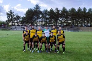 ОФК Павликени ще играе контролa с Черноломец (Попово) във Велико Търново Втората приятелска среща на ОФК Павликени по време на зимната подготовка отново ще се проведе във Велико Търново. Тимът ще премери сили с петия в Североизточната Трета лига Черноломец (Попово). Срещата е в събота, 14 февруари от 16:00 часа. Припомняме, че миналата събота, 7 февруари, възпитаниците на Димо Атанасов отстъпиха на Етър II (Велико Търново). Пълна програма с приятелските мачове на ОФК Павликени: 07.02 – Етър II – Павликени – 2:0 14.02 – Павликени – Черноломец (Попово), 16:00 часа, Велико Търново 21.02 – Павликени – Янтра (Полски Тръмбеш) 28.02 – Павликени – Етър II ??? – Павликени – Янтра (Полски Тръмбеш)