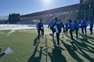 Пирин (Разлог) ще изиграе последната си контролна среща тази зима на собствен терен. Отборът на Христо Джоджов посреща съседите си от Банско тийм в петък, 13 февруари, от 13:30 часа. До момента съставът от Разлог записа три поражения и едно равенство в подготвителните срещи преди рестарта на сезона в Югозападната Трета лига. Приятелските мачове на Пирин от зимната подготовка: Пирин – Германея – 1:5 Пирин – Левски II – 0:0 Пирин – Пирин (Гоце Делчев) – 0:2 Пирин – Ботев (Ихтиман) – 0:1 Пирин – Струмска слава – ОТМЕНЕНА Пирин – Банско тийм, 13.02, 13:30 часа