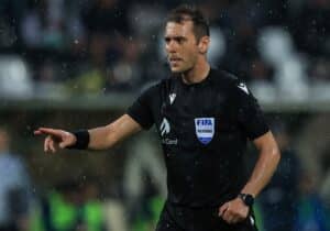 Драгомир Драганов ще свири полуфинала в Исперих Международният съдия Драгомир Драганов ще ръководи полуфиналната среща между отборите на Бенковски-Исперих и Черноморец-Балчик. Мачът е в събота (14 февруари) от 14:00 часа на Градския стадион в Исперих. Асистенти на Драганов ще бъдат Мирослав Симеонов и Живко Петров, които са съдии също от Първа лига.