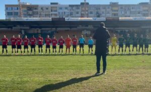 Атлетик (Куклен) взе точка след 1:1 при гостуването на Нефтохимик Атлетик (Куклен) завърши 1:1 при гостуването си на Нефтохимик в мач от първия пролетен кръг на Югоизточната Трета лига, 20-и кръг. Първото полувреме завърши при резултат 0:0. В 58-ата минута обаче „шейховете“ получиха право да изпълнят дузпа, която Стилиян Кръстев превърна в гол след премерен удар, който не успя да бъде отразен от вратаря на гостите от Куклен. В 77-ата минута Хенинг Паул Якоби възстанови равенството, след като вкара топката близо до гол линията след отразен удар от вратаря на Нефтохимик и последвало разбъркване в наказателното поле.