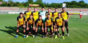 ОФК Павликени направи зрелищно 4:4 с Черноломец (Попово) ОФК Павликени записа зрелищно равенство във втората си контрола по време на зимната подготовка. В двубой, игран във Велико Търново, възпитаниците на Димо Атанасов завършиха наравно 4:4 с петия в класирането на Североизточната Трета лига Черноломец (Попово). Тимът от Попово поведе в резултата, но Пламен Илиев възстанови равенството. Последваха още две попадения за Черноломец, но играчите на Павликени направиха пълен обрат благодарение на точни изпълнения на Даниел Йорданов, Александър Илиев и Александър Танков. В края обаче те изпуснаха успеха. В следващата си контрола Павликени ще премери сили с Янтра (Полски Тръмбеш). Пълна програма с приятелските мачове на ОФК Павликени: 07.02 – Етър II – Павликени – 2:0 14.02 – Павликени – Черноломец (Попово) - 4:4 21.02 – Павликени – Янтра (Полски Тръмбеш) 28.02 – Павликени – Етър II ??? – Павликени – Янтра (Полски Тръмбеш)