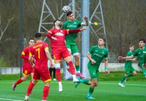 Промяна в началния час на мача ФК Рилци — Лудогорец III Началният час на двубоя между ФК Рилци и Лудогорец III (Разград) беше променен. Мачът, който по програма бе насрочен за 14:00 часа в неделя, 22 февруари, вече ще започне в 15:30 часа. Срещата е от първия през пролетта 18-и кръг на шампионата в Североизточната Трета лига и ще се проведе на един от терените на базата на разградчани „Гнездо на орли“. Припомняме, че по първоначална програма мачът трябваше да се изиграе в събота, 21 февруари, от 14:00 часа, но първо бе изместен с 24 часа, а след новата промяна стана ясно, че стартира час и половина по-късно в неделния ден.