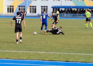 ФК Ямбол срещу ФК Созопол в областен мач за Купата на Аматьорската лига ФК Ямбол ще се изправи срещу ФК Созопол в областен двубой от турнира за Купата на Аматьорската лига. Мачът е насрочен за сряда, 25 февруари, от 14:00 часа на стадион „Карнобат“ и е част от потока Стара Загора/Сливен/Бургас/Ямбол. Победителят от този сблъсък ще срещне тима, който се класира от другия поток Пловдив/Смолян/Хасково/Кърджали. В другия поток Родопа ще играе с победителя от срещата ОФК Хасково – Марица (Милево). Шампионите от двата потока ще спорят в последен финален сблъсък, който ще определи представителя на Югоизточна България в Топ 4 на турнира. Старши треньорът на Ямбол, Николай Жечев, все още не може да разчита на Цветелин Радев — очакваше се той да поднови тренировки, но възстановяването му продължава.