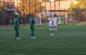 Ботев (Ихтиман) приема дублиращия отбор на Славия в събота Ботев (Ихтиман) е домакин на дублиращия отбор на Славия в събота, 28 февруари, от 14:00 ч. в Ихтиман. За їхтиманци това ще бъде втори мач от началото на годината. В предишния кръг те бяха сред малкото отбори, които играха, и спечелиха дербито в Кюстендил срещу местния ФК Кюстендил с 2:0. След успеха Ботев заема самостоятелно 3-ото място в класирането и сега посреща 5-ия – дубъла на Славия. През есента двата отбора направиха 2:2, а в момента разликата между тях е само две точки. Старши треньорът Валери Свиленов няма наказани футболисти.