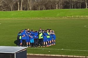 ФК Ямбол отпадна от Купата на Аматьорската лига след загуба с дузпи от Созопол Носителят на трофея ФК Ямбол отпадна от турнира за Купата на Аматьорската футболна лига, след като в Карнобат загуби с дузпи от ФК Созопол с 2:4. Редовното време завърши при 0:0. Ямболии имаха шансове в края на срещата и можеха да се поздравят с победата, но Станислав Вълчев пропусна от само няколко метра. При изпълнението на дузпите ФК Ямбол пропусна два пъти, докато от отбора на Созопол реализираха четири удара от бялата точка, и така с краен резултат 4:2 гостите продължават напред в турнира. Следващият мач за Ямбол е в събота — домакинство на Родопа (Смолян) от 22-ри кръг на Югоизточната Трета лига.