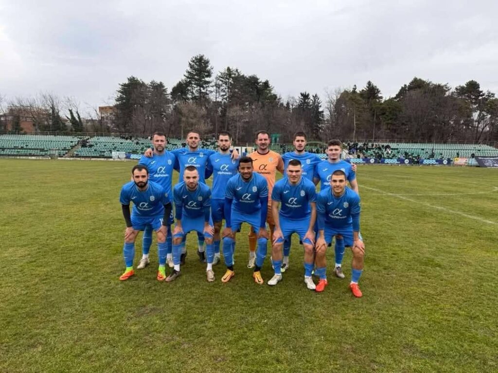 Двама от ОФК Костинброд пропускат гостуването на Пирин (Разлог) Двама футболисти на ОФК Костинброд ще пропуснат гостуването срещу Пирин (Разлог). Мачът от 21-ия кръг на Югозападната Трета лига е в събота, 28-ми февруари, от 14 часа. Аут поради травма е бранителят Станислав Петров. Друг защитник, Стоян Ел Хадж Гозе, е наказан заради натрупани жълти картони, след като получи петото си официално предупреждение в срещата с Пирин (Гоце Делчев).