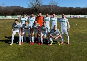 Иван Дерменджиев наказан за 1 мач Титулярният вратар на Ботев (Ихтиман) Иван Дерменджиев е наказан с 1 мач с лишаване от състезателни права. Наказанието е вследствие на червения картон, който получи при равенството 0:0 срещу дублиращия отбор на Славия (София). Поради това стражът няма да бъде на разположение на старши треньора Валери Свиленов за гостуването на Сливнишки герой на 7 март (събота) от 15:00 часа.