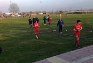 ФК Секирово завърши 1:1 при визитата си на Марица (Милево) ФК Секирово (Раковски) завърши наравно 1:1 в гостуването си на Марица (Милево) в отложен мач от 21-вия кръг на Югоизточната Трета лига. Въпреки че тимът ни остана с човек по-малко още от 12-ата минута, състезателите показаха характер и си тръгнаха с точка от тази визита. Рожденика Димитър Петров откри резултата в полза на гостите, след което последваха неприятни сцени. Благодарим на невероятната публика — отново беше страхотна и видя всичко, което се случи срещу нашия отбор. Браво на момчетата! Това е втори случай през сезона, в който "секирите" успяват да вземат точка далеч от дома. В следващия си мач Секирово гостува на Атлетик (Куклен) в събота, 7-ми март, от 15:00 часа.