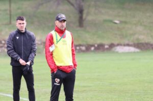 ФК Банско и старши треньорът Борислав Хазуров се разделиха. Хазуров пое отбора на 6 май 2024 г. "Разделихме се с Банско. Дадох всичко от себе си на клуба, първо като футболист, а сега и 2 години като треньор. Отборът има нужда от промяна, която мисля, че ще повлияе положително на футболистите и ще започнат да побеждават. Разделям се с млад и добър отбор за Трета лига, в който играят страхотни момчета и добри футболисти. Благодаря на ръководството на клуба за това, че ми гласува доверие да водя отбора в продължение на 2 години. Успех на треньорското ръководство", коментира Борислав Хазуров на раздяла. Клубът благодари на Борислав Хазуров за цялата енергия, страст и отговорна работа, която положи през тези години, и му пожелава здраве, късмет и нови успехи.