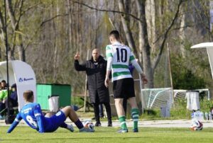 Старши треньорът на Черноморец (Балчик) Ивайло Станчев сподели очакванията си за предстоящия двубой на тима с Лудогорец III (Разград). Двубоят от ХХ кръг на Североизточната Трета лига е в неделя, 8-ми март, от 15 часа на комплекс "Гнездо на орли". "Това е ключов мач за местата в челото. Очаква ни сериозен тест за нашия отбор срещу млад и много добре подготвен и подреден отбор. Ние обаче гоним своите цели и отиваме за трите точки. Очаквам хубав двубой на отличен терен.", каза Станчев пред клубния сайт на балчиклии, изработен по инциативата Дигитален Спорт на bookmaker-ratings.bg. Припомняме, че през първия полусезон Черноморец победи с 1:0 у дома.