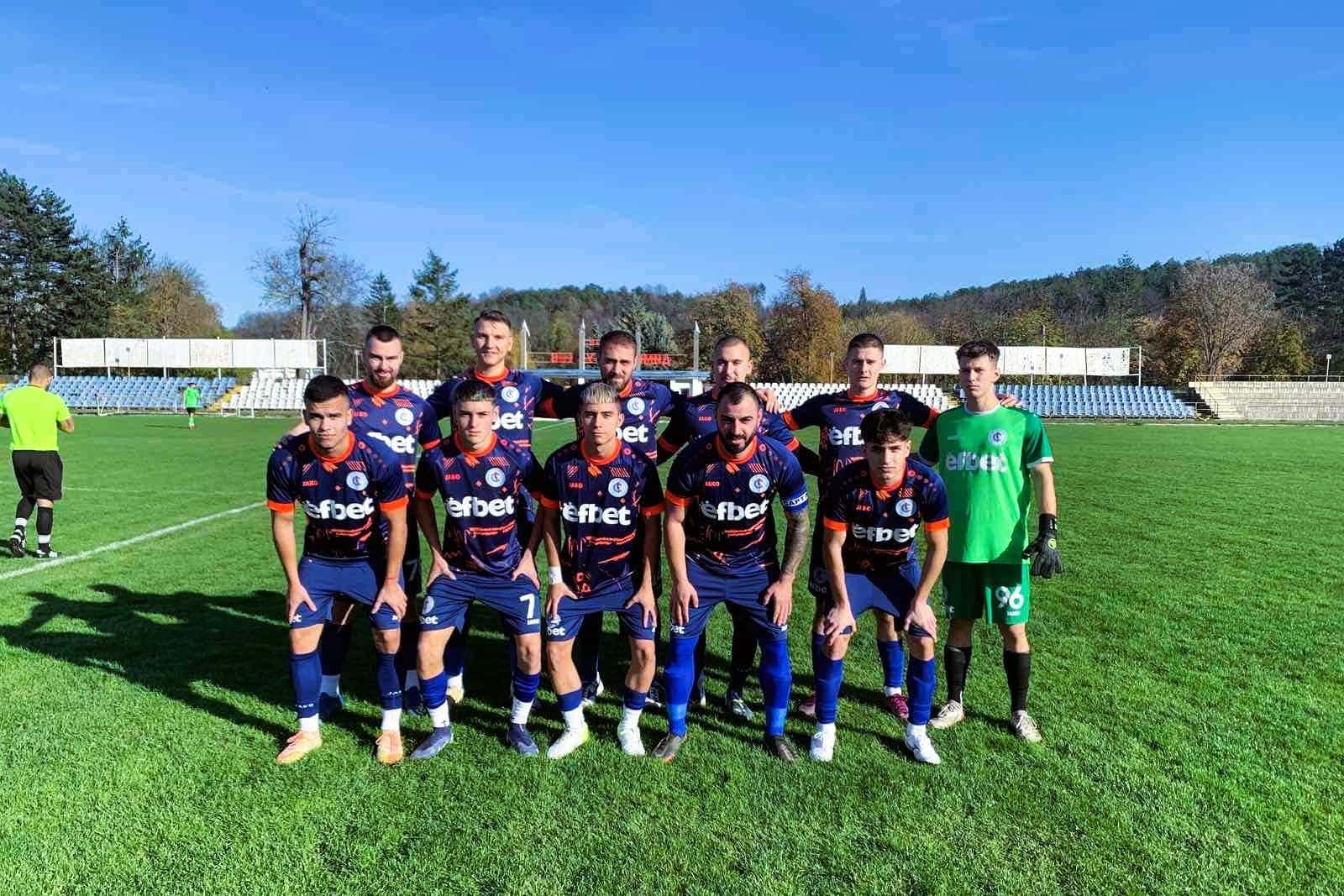 Двубоят на Светкавица с Бенковски (Исперих) отложен И вторият мач на Светкавица Търговище от пролетния полусезон беше отложен. Тимът трябваше да приеме Бенковски (Исперих) утре, 7-ми март, от 15:00 часа в среща от ХХ кръг на Североизточната Трета лига. Двубоят обаче се отлага за 22 април, сряда, от 15 часа.