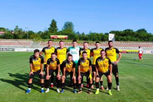 ОФК Павликени надви лидера Академик (Свищов) с 1:0 ОФК Павликени победи с 1:0 лидера в класирането Академик (Свищов) в среща от 12-ия кръг на Северозападната Трета лига. Домакините, водени от Димо Атанасов, спечелиха двубоя срещу "студентите". Мачът се игра в Сухиндол, където Павликени ще приеме съперниците си през пролетния дял на шампионата. Единственото попадение в срещата вкара Ростислав Данчев след отлично разиграна атака на домакините. Той се разписа срещу тима, чийто екип носи през първия полусезон. В следващия си мач отборът от Павликени гостува на Партизан (Червен бряг).