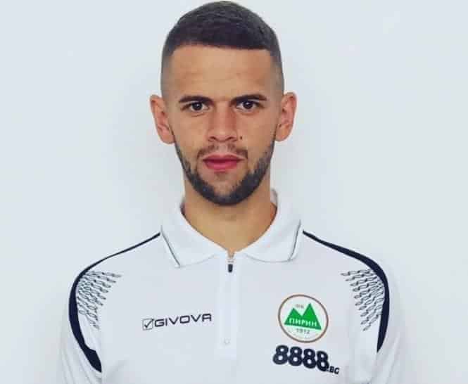 Пирин (Гоце Делчев) отстъпи при визитата си на Славия II с 1:4 Пирин (Гоце Делчев) загуби гостуването си на дублиращия отбор на Славия (София) с 1:4 в двубой от 22 кръг на Югозападната Трета лига. „Като цяло мачът премина с доста футболни достойнства и от двата отбора. Преобладаваха наистина интересните и добри ситуации, но за наша жалост не успяхме да поведем, а имахме такава възможност в 20-ата минута. До края на полувремето опитахме да реагираме, за да върнем гола, имахме контрол над топката, но не стигнахме до попадение“, коментира старши треньорът Радослав Джугданов пред официалния сайт на Пирин (Гоце Делчев). „През второто полувреме допуснахме лек втори гол. След това запазихме концентрация и успяхме да върнем едно попадение за 1:2. До края на мача поехме риска да потърсим и още ситуации за гол, които отново имахме, но не успяхме да вкараме. Както го има във футбола - като не вкараш, получаваш гол, позволихме на съперника да ни отбележи лек трети гол. Това ни пречупи и допуснахме четвърто попадение“, добави още наставникът. „Сега предстои следващ мач, в който ние си следваме целите“, завърши Джугданов.