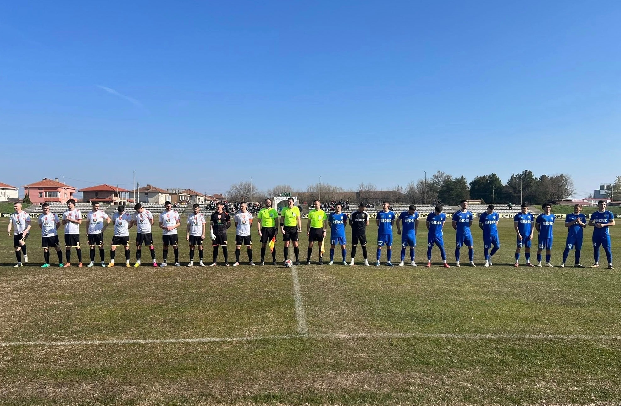 Гигант (Съединение) надделя над ФК Раковски с 1:0 в среща от 23-тия кръг на Югоизточната Трета лига. Това бе първата победа за „гигантите“ през 2026 година и край на серия от пет мача без успех. Преди този успех тимът от Съединение бе печелил за последно на 8 ноември миналата година, когато победи Асеновец с 4:1 на собствен терен. Победата е и първа под ръководството на Васил Стефанов след завръщането му на треньорския пост през зимната пауза. Единственото попадение в мача вкара Венци Гюзелев в 63-тата минута след асистенция на Никола Марин. През целия двубой домакините доминираха, но не успяха да реализират втори гол, който да им гарантира по-спокоен край на срещата. Гигант (Съединение) заема 12-о място в класирането с 28 точки. Следващият мач на отбора е гостуване на Созопол в събота, 14 март.