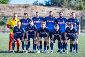 Доростол Силистра гостува на Черноморец (Балчик) в 21-ия кръг Доростол Силистра ще гостува на втория в Североизточната Трета лига Черноморец (Балчик) в среща от 21-ия кръг на шампионата. Двубоят е в събота, 14-ти март, от 15:00 часа. Силистренци загубиха и двата си мача през пролетта до момента, а сега ще срещнат много опасен противник, който има амбиции за първата позиция. Последната победа на Доростол в шампионата обаче беше именно в гостуване — в края на ноември миналата година тимът победи Светкавица 2014 в Търговище с 3:1. По-рано през кампанията Черноморец спечели с 3:0 в Силистра.