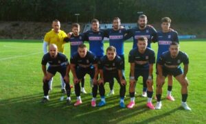 Доростол Силистра загуби с 0:4 от Черноморец (Балчик) Доростол Силистра допусна загуба с 0:4 в гостуването на един от водещите отбори в шампионата - Черноморец (Балчик). Срещата беше от 21-вия кръг на Североизточната Трета лига. Още в първите 5 минути домакините взеха аванс от два гола и контролираха събитията в срещата. В средата на второто полувреме те стигнаха до нови две попадения и решиха всичко в двубоя. В сряда, 18-ти март, е следващия сблъсък на силистренци, в който те приемат у дома Бенковски (Исперих) в отложен мач от 18-ия кръг.