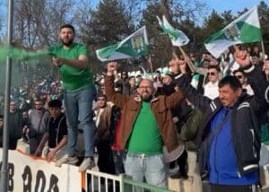 Победата с 3:0 над „Черноломец“ (Попово) днес не е просто цифра в протокола — тя е резултат от неуморното раздаване на момчетата на терена и от вашата невероятна енергия по трибуните. Огромно БЛАГОДАРЯ на нашата агитка и на всички фенове, които не спряха да пеят и да ни подкрепят до последната минута. Вие бяхте нашият 12-ти играч! В Исперих винаги се гостува трудно, защото тук сърцето на отбора бие в ритъма на вашата подкрепа. Продължаваме напред заедно!