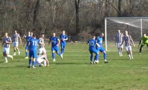 Янтра (Полски Тръмбеш) победи като гост Ювентус (Малчика) с минималното 1:0 в мач от 13-ия кръг на Северозападната Трета лига. Единственият гол в срещата отбеляза Явор Генчев още в 9-ата минута. Той получи подаване от Любомир Генчев, овладя топката и със силен удар от далечно разстояние я прати във вратата на домакините. През втората част и двата отбора създадоха редица възможности пред двете врати, но резултатът остана непроменен и трите точки отидоха при Янтра (Полски Тръмбеш). В следващия кръг тимът, воден от Петър Кръстев, ще приеме Бдин (Видин) в един от интересните мачове от програмата. Полски Тръмбеш вече е пет поредни мача без поражение — три победи и две равенства.