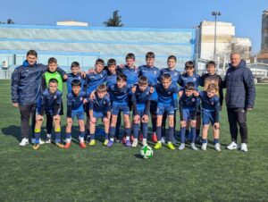 Децата от Детско-юношеската школа на Доростол Силистра участваха в серия приятелски срещи, организирани в шест възрастови групи. Младите футболисти гостуваха на Футболна Академия Дунав (Русе). Контролите бяха за възрастите от 8 до 13 години: родените през 2013-та играха на Футбол-11, набори 2013 и 2015 — на Футбол-9, U9 — на Футбол-7, а най-малките, родени през 2018 г., — на Футбол-5. Комплекс „Дунав“ в Русе отново се изпълни с положителна енергия, детски усмивки и много футбол. Благодарим на Футболна Академия Дунав (Русе) за отличните условия, спортсменството и добрия тон на зеления терен!