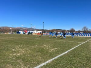 ОФК Костинброд изтегли мача с Балкан с два часа ОФК Костинброд ще изиграе с два часа по-рано срещата си с Балкан (Ботевград) в събота, 21-ви март. Сблъсъкът от 24-ия кръг на Югозападната Трета лига беше изтеглен от 15:00 за 13:00 часа и ще се проведе на стадион "Георги Бенковски" в квартал Маслово. След трите си поредни успеха Костинброд е решен да продължи добрата серия от резултати и да прогресира още в класирането.