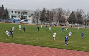 Ботев (Ихтиман) победи Струмска слава с 2:1 и ще представя Югозападна България в „Топ 4“ Струмска слава загуби с 1:2 от Ботев (Ихтиман) във финалния мач за Зона Югозападна България в турнира за Купата на Аматьорската лига. Двубоят се проведе днес на стадиона на НСА в София, а победителят ще бъде представителят на Югозападна България в надпреварата „Топ 4“. През първата част Ботев (Ихтиман) поведе с 2:0 след попадения на опитния Стефан Велев (10') и Антон Бакалов (14'). Второто полувреме донесе почетен гол за Струмска слава — Александър Аспарухов в 63-ата минута с глава намали резултата до крайното 1:2.