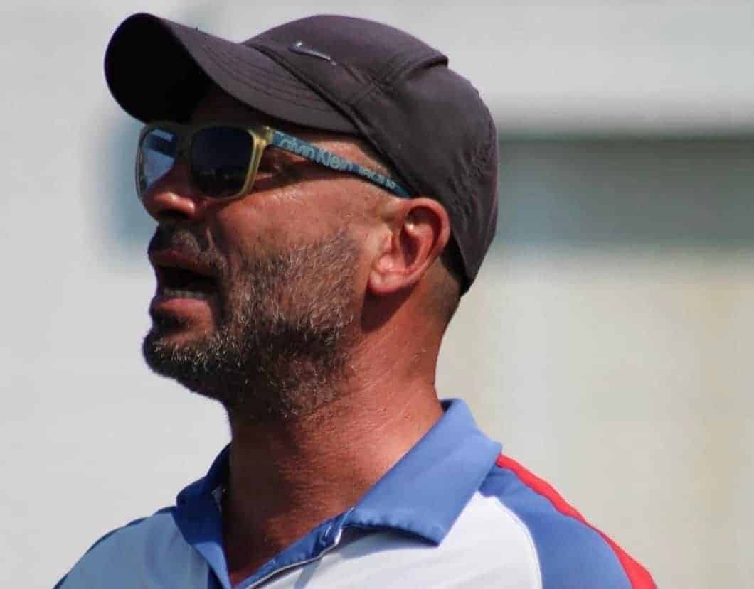 Един от треньорите на Олимпик (Варна) и член на Управителния съвет на клуба коментира днешната домакинска загуба с 0:2 от Черноломец (Попово). "Все пак Черноломец е опитен съперник с играчи, преминали през Първа и Втора лига. Добре се противопоставихме в дефанзивен план, но напред нямахме острота заради контузиите на двете ни крила, които дават голяма скорост и разнообразие в атаката. С оглед положенията, които имахме, не се взеха най-правилните решения, търсеше се подаване в моменти, в които можеше да се стреля към вратата. Но това се дължи на неодстатъчно голямата увереност в такива ситуации.", каза Генчев след срещата. За състава не бяха на разположение още двама футболисти, а 15-годишният Мартин Точков записа дебют и изигра целия мач. "Щяхме да изглеждаме още по-добре, ако не ни липсваха четирима футболисти. Освен двете крила ги нямаше централния и единия краен бранител. Но е похвално представянето на Мартин Точков, който само на 15 записа дебют и игра цял мач. Дори имаше шанс да се разпише. Доволни сме от раздаването на момчетата и от динамиката. Можеше да завърши мачът и по друг начин, но липсите си казаха думата. Дори се наложи да сменим системата на игра. Въпреки това в защита бяхме много добре. Но такава е ситуацията, трябва да се справяме с това, което имаме в наличност.", добави още Диан Генчев.