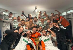 Ботев (Ихтиман) заслужено завоюва първото място в Югозападна България в турнира за Купата на Аматьорската лига. По-рано днес тимът на старши треньора Валери Свиленов победи Струмска слава във финала в София с 2:1. Головете за победителите реализираха Стефан Велев и Антон Бакалов. По този начин Ботев ще представя Югозападна България във финалната четворка на турнира заедно с победителите от останалите три области на страната.