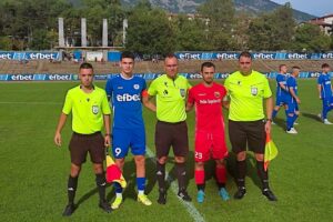 Левски (Карлово) гостува на Марица (Милево) в 25-ия кръг Левски (Карлово) ще играе като гост на Марица (Милево) в мач от 25-ия кръг на Югоизточната Трета лига. Срещата е в събота, 21-ви март, от 15:00 часа. "Сините" ще са без двамата си централни защитници Видол Сейменски и Венцислав Богданов, които са наказани. Сейменски получи петия си жълт картон, а Богданов беше изгонен при загубата от Ямбол в миналия кръг. Левски не успя да спечели в последните два мача и взе само една точка, но запази третото си място с актив от 42 точки. Марица е пети с 3 по-малко. Карловци все още не са имали серия от три мача без победа през настоящия сезон, а в първия им сблъсък с "червените" от Милево победиха с 3:1 у дома.