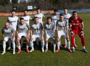 Християн Александров наказан и ще пропусне следващия мач Титулярният вратар на Германея (Сапарева баня) Християн Александров ще бъде аут за следващия двубой. Причината е едномачова санкция — Александров е наказан с лишаване от състезателни права за 1 мач по доклад, след решение на Дисциплинарната комисия към БФС. Така той няма да вземе участие в предстоящото домакинство срещу дублиращия отбор на Славия, което е в събота (28 март) от 15:00 часа в Сапарева баня.