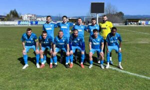 Пирин (Разлог) приема Сливнишки герой в 25-ия кръг Пирин (Разлог) се завръща у дома за следващия си двубой от Югозападната Трета лига. В среща от 25-ия кръг "сините" посрещат Сливнишки герой (Сливница) на 28-ми март (събота) от 15:00 часа. След успеха над Славия II в София през миналия уикенд Пирин заема 11-ото място в класирането с 30 точки. Сливнишки герой е 14-ти с 27 точки. Треньорът Христо Джоджов ще бъде без наказания Анастасиос Булалас, който получи червен картон в двубоя с "белите" и бе наказан за един мач. По-рано през сезона Пирин загуби с 0:1 в Сливница, а през миналата кампания срещата между двата тима на стадион "Септември" в Разлог завърши наравно 2:2.