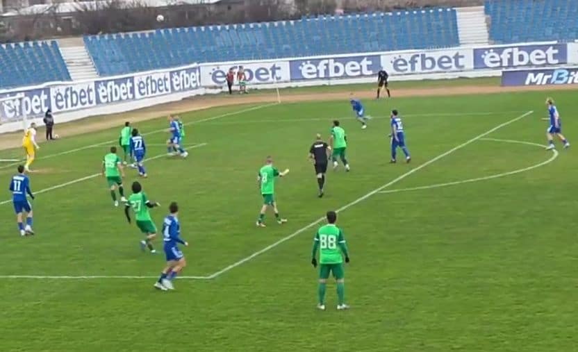 ОФК Несебър гостува на ФК Раковски в 26-и кръг на Югоизточната Трета лига ОФК Несебър ще бъде гост на ФК Раковски в двубой от 26-ия кръг на Югоизточната Трета лига. Лидерът в класирането ще трябва да се справя без опитния Пламен Димов, който е наказан за един мач заради натрупани жълти картони. В предишния си мач ОФК Несебър победи другия отбор от град Раковски – Секирово – с 5:2, въпреки че на почивката резултатът бе 2:2. През есента ОФК Несебър разгроми ФК Раковски с 9:0, което е най-голямата победа на тима до момента през сезона. Като домакин ФК Раковски спечели последните си две срещи – срещу Атлетик (Куклен) с 1:0 и срещу Марица (Милево) също с 1:0. ОФК Несебър е отборът с най-много вкарани голове – 65, което е равен брой с допуснатите голове от отбора на ФК Раковски до този момент.