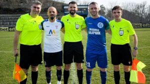 Спартак II победи Доростол Силистра с 2:1 във Варна Доростол Силистра загуби с 1:2 визитата си на Спартак II във Варна. Двубоят от 23-ия кръг на Североизточната Трета лига беше решен с попадение пет минути преди края. Първата част на стадион "Локомотив" премина без голове. Само три минути след началото на второто полувреме резервният отбор на "соколите" излезе напред в резултата. Силистренци реагираха и в 70-ата минута Мартин Младенов уцели греда. Пет минути по-късно Дарин Димитров успя да изравни при разбъркване в наказателното поле. Мачът изглеждаше, че ще завърши наравно, но в 85-ата минута Спартак стигна до победен гол – попадение от далечна дистанция, което донесе трите точки на домакините. В следващия кръг Доростол приема шампионите от Септември (Тервел).