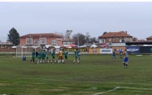 Юношите на Секирово (Раковски) записаха престижна победа в U17 Юношите на Секирово (Раковски) до 17 години постигнаха важен успех в шампионата на Междуобластна група Пловдив U17. В домакински мач те победиха с 1:0 втория във временното класиране ФК Димитровград 1947. Единственото попадение бе дело на Валентин Патазов, който реализира завършек на отлична контраатака на "секирите" в последната минута на срещата. Срещата предложи приятна футболна битка, в която момчетата под ръководството на Красимир Бодушки се поздравиха с успеха.