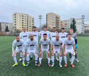 Септември (Симитли) победи с 1:0 при визитата си на Германея (Сапарева баня) в среща от 27-ия кръг на Югозападната Трета лига. Единственият гол падна малко преди 20-ата минута и беше реализиран от Пламен Петров след подаване на Добромир Панчаревски. До края на първата част гостите създадоха още 3-4 добри положения, с които можеха да си осигурят по-убедителен аванс преди почивката. Във втората част домакините останаха с човек по-малко в 60-ата минута, което даде възможност на Септември да поеме инициативата. Въпреки това тимът не успя да оползотвори своите шансове и да удвои резултата. Все пак трите точки остават за септемврийци, които вече събират 34 точки и се връщат в топ 10 на класирането. Положителен момент за отбора бе появата на Илиан Петров в последните 10 минути след възстановяване от контузия в глезена, получена по време на мача с Левски II в София на 18-ти март.