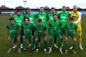 Секирово загуби с 1:2 при гостуването на Асеновец Секирово (Раковски) отстъпи с 1:2 при визитата си на Асеновец (Асеновград) в среща от 29-ия кръг на Югоизточната Трета лига. В следствие на този резултат тимът се смъкна от 16-о на 17-о място в класирането, оставайки точно над опасната зона. Въпреки поражението "секирите" запазват преднина от 8 точки спрямо днешния си съперник, но отбелязват, че имат два мача повече изиграни. Отборът е в неблагоприятна серия — в последните шест срещи Секирово е спечелил едва една точка. Следващата седмица тимът почива. След паузата ФК Секирово ще гостува на друг тим, борещ се за оцеляване в групата — ФК Димитровград 1947. Двубоят е на 25-ти април, събота.