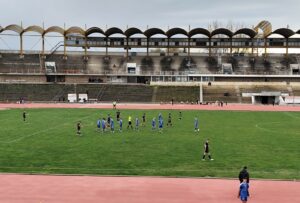 ФК Созопол загуби с 1:2 от Спартак (Пловдив) ФК Созопол отстъпи с 1:2 на Спартак (Пловдив) в среща от 29-ия кръг на Югоизточната Трета лига. Първото полувреме приключи без попадения. Домакините откриха резултата в 50-ата минута чрез Давор Илиев. Последва пропусната дузпа от страна на Спартак, изпълнена от Тодор Тодоров. В 67-ата минута Диян Молдованов реализира дузпа за 1:1. В добавеното време обаче Спартак стигна до победата с гол на Александър Димов. Следващият мач на ФК Созопол е на 17 април (петък) от 17:00 часа, отново в Царево срещу Загорец (Нова Загора).