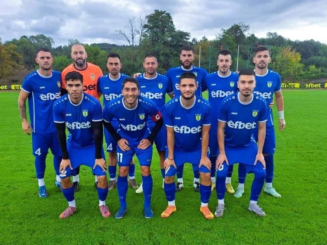 Гигант (Съединение) ще приеме Розова долина (Казанлък) в среща от 30-ия кръг на Югоизточната Трета лига, която е насрочена за петък, 17 април, от 18:30 часа. Поради предстоящите парламентарни избори двубоите от целия кръг са насрочени в петък — единствено мачът на Гигант е от 18:30 часа, докато останалите срещи започват в 17:00 часа. В предишния си мач Гигант загуби от Атлетик (Куклен) с 2:3, а последният им домакински двубой беше на 1 април, когато победиха Марица (Милево) с 1:0.