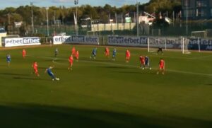 ОФК Несебър гостува на Марица (Милево) в 30-и кръг на Югоизточната Трета лига ОФК Несебър ще играе срещу Марица (Милево) в предстоящия 30-и кръг на Югоизточната Трета лига. Двубоят е насрочен за 17 април (петък) от 17:00 ч. в Милево. Несебър търси 15-и пореден мач без поражение. Последната им загуба датира от 25 октомври миналата година — 0:1 от Розова долина (Казанлък) — което е една от двете им загуби през сезона. В предишния кръг ОФК Несебър разгроми Левски (Карлово) с 6:0, а сега гостува на още един съперник с амбиции за по-горни места в класирането. В лагера на Несебър няма проблеми с контузени или наказани играчи, като старши треньорът Мирослав Косев може да разчита на целия наличен състав. През седмицата Марица (Милево) записа успех за Купата на Аматьорската лига — победа с 5:2 над Септември (Тервел) и място на финала на турнира. В есенния мач между двата тима ОФК Несебър направи обрат у дома — губеше с 0:1, но в крайна сметка спечели с 2:1.