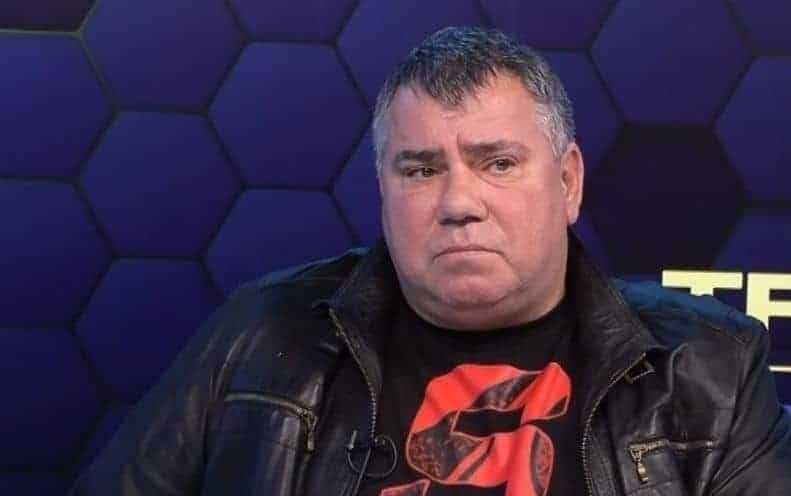 Гигант (Съединение) загуби у дома с 0:1 от Розова долина (Казанлък) и отбеляза трето поредно поражение, като отборът отново бе притиснат от редица проблеми по време на мача. "Явно тегне някаква прокоба над нашия отбор и не знам какво да направим. В този мач създадохме страшно много положения, уцелихме и две греди, но не успяхме да вкараме нито един гол. Гостите буквално с единствената си контраатака реализираха попадението, с което ни победиха", каза след края на мача президентът на клуба Добри Козарев пред официалния сайт на Гигант. "Нямаме човек, който да реализира головете – това е истината, след като и двамата ни нападатели са контузени. Става въпрос за Венци Гюзелев и Георги Мавродиев. Със сигурност ни липсват и останалите - Агоп Кочиян, Теодор Димитров, знаете, че се разделихме с Никола Гавов, а на него възлагахме надежди. Трябва някак да излезем от тази неприятна серия, защото тепърва ни предстои поредица от трудни мачове - срещу Несебър, Марица Пловдив, Спартак Пловдив и Загорец (Нова Загора). Ще трябва да довършим сезона и след това ще го мислим", завърши Козарев.