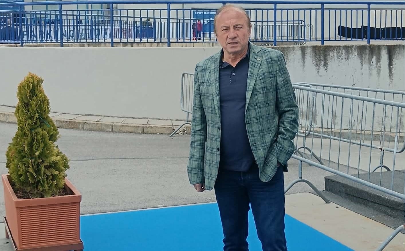 Президентът на ОФК Левски 2007 и старши треньор на отбора Дочко Дочев сподели очакванията си за предстоящия сблъсък на „зелено-белите“ с Ювентус (Малчика). Дербито на община Левски е тази събота, 25-ти април, от 17:00 часа в град Левски. „Поредният мач, в който трябва да си вземем точките. Отборът не трябва да се отпуска поради факта, че няма изпадащи в групата. Момчетата трябва да играят и да поддържат нивото си по някакъв начин. Снощи направихме хубава тренировка, на която присъстваха почти всички. Някой приемат предстоящия двубой като дерби. Може да се нарече местно съперничество, но не е нещо особено“, каза Дочев. Напомняме, че през есента Левски победи в Малчика с 2:0. За успеха точни бяха Ерик Караджов и Атанас Петров.