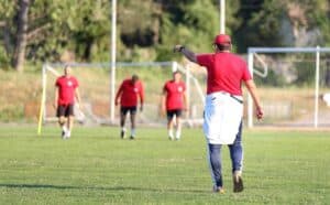 Партизан (Червен бряг) гостува на Янтра този уикенд Старши треньорът на Партизан (Червен бряг) Николай Боянов коментира очакванията си преди гостуването на Янтра (Полски Тръмбеш). Двубоят е в събота, 25 април, от 17:00 часа. "Надявам се да направим един здрав мач, в който да има повече футболни достойнства. Ще направим всичко възможно отборът да бъде мотивиран и мобилизиран и да даде най-доброто от моментните си възможности. Ще отидем да направим един мъжки двубой и вярвам, че ще стане така. Смятам, че можем да затрудним отбора на Янтра, който има едно добро нападение, но в защита има своите колебания", сподели Боянов.