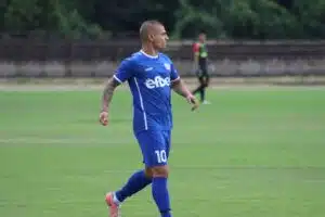 Левски (Карлово) гостува на Спартак (Пловдив) Левски (Карлово) ще играе при Спартак (Пловдив) в последния мач от 31-ия кръг на Югоизточната Трета лига. Двубоят бе преместен от събота в неделя, 26-ти април, и е насрочен за 17:00 часа на стадион „Пловдив“. Поради промяната в деня на срещата, утре тимът ще направи последната си тренировка по новия график. Отборът от Карлово е без контузени и санкционирани играчи, като единствено Рангел Игнатов е под въпрос за предстоящия мач. "Сините" влизат в срещата след серия от незадоволителни резултати, но целят да запишат втора победа срещу Спартак през сезона. В първия двубой между двата тима Левски победи с 1:0 у дома.