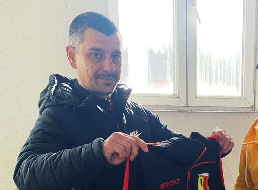 Черноломец (Попово) победи Аксаково с 3:0 в мач от 30-ия кръг на Североизточната Трета лига. Домакините демонстрираха преимущество и затвориха двубоя с класически резултат, а след срещата треньорът Невен Венков коментира изхода пред официалния сайт на клуба. "След незадоволителните резултати в предишните два мача, в които записахме равенства, очаквах реакция от отбора и я получих. Постигнахме убедителна победа - според мен напълно заслужено. Освен головете, които отбелязахме, пропуснахме още доста положения", коментира Венков пред официалния сайт на Черноломец Попово. "Беше важно да се върнем на победния път, направихме го. Поздравления за момчетата, доволен съм от всички за старанието и отговорната игра. Може да звучи нескромно, но чисто игрово можем повече, но победата беше най-важна днес", добави още наставникът на тима от Попово.