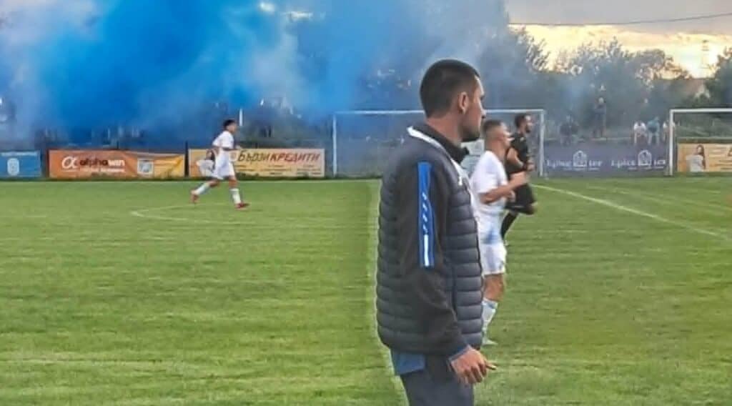 Старши треньорът на Костинброд, Валентин Валентинов, похвали футболистите си след заслужената победа с 2:1 над дубъла на Левски в последното домакинство за сезона. „Категорично един от най-добрите ни мачове! Доминирахме през цялото време. Изпитвах удоволствие да наблюдавам футболистите ни. Положенията валяха едно след друго и най-логичното се случи. Заслужена победа! Поздравявам момчетата за характера, който проявиха. Бяхме с група само от 13 човека, много от момчетата играха отвъд предела на силите им, но не спряха докато не обърнаха мача. Благодаря на феновете за подкрепата. Щастлив съм че завършихме непобедени вкъщи“, заяви Валентинов след успешния сблъсък от предпоследния кръг на шампионата.