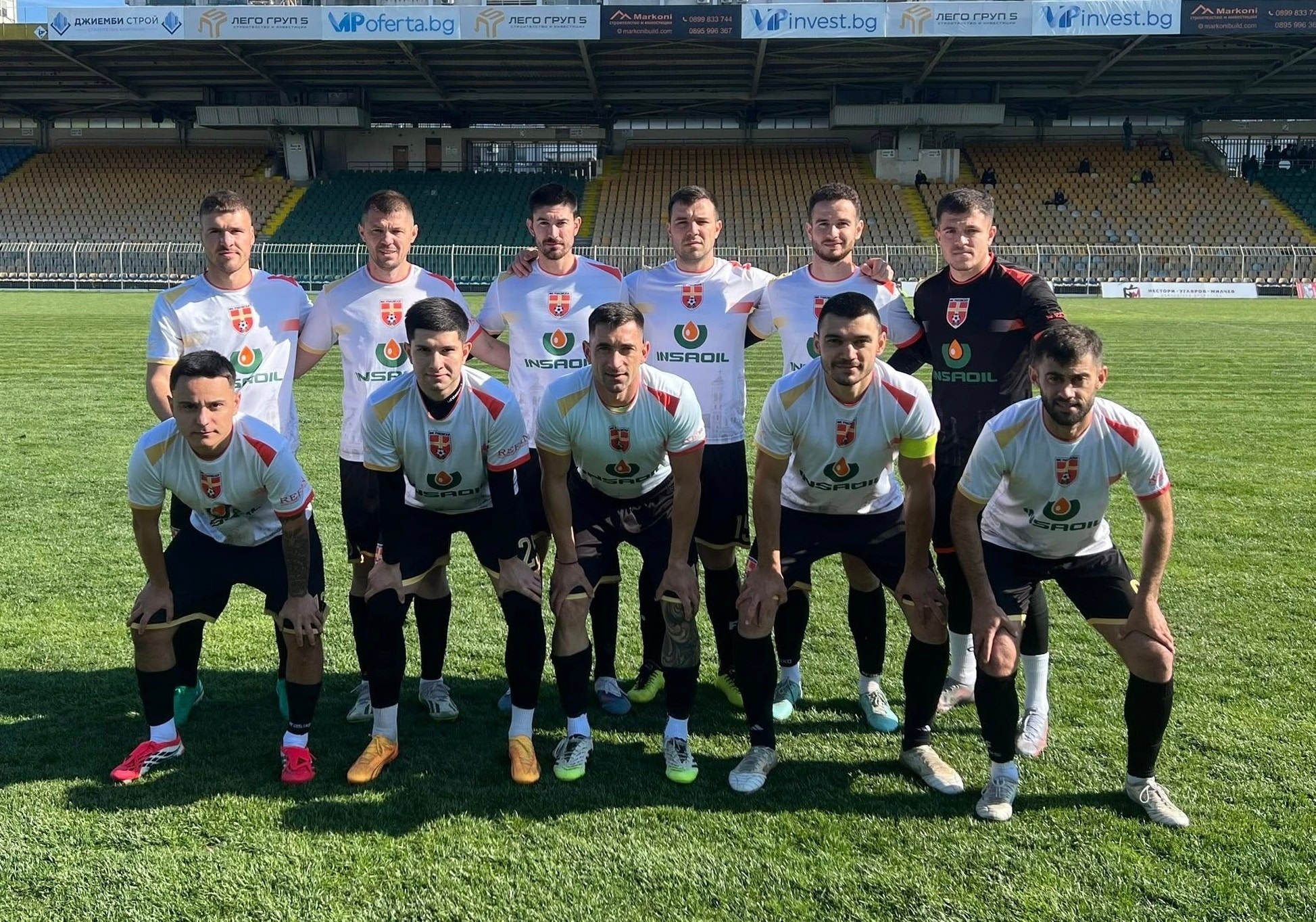 ФК Раковски завърши сезона с поражение 1:4 при гостуването на ФК Созопол ФК Раковски приключи сезона в Югоизточната Трета лига със загуба 1:4 при гостуването си на ФК Созопол. Двубоят се проведе днес в Царево, след като и двата отбора се съгласиха да изместят мача от първоначално планираната за събота дата. През първото полувреме домакините излязоха напред с гол на Димитър Николов, довел резултата до 1:0. След почивката играчите на ФК Созопол натиснаха и резултатът стигна до 4:0, а в края Георги Иванов вкара почетното попадение за ФК Раковски — 1:4. Това бе последният мач на ФК Раковски в Югоизточната Трета лига за сезона.