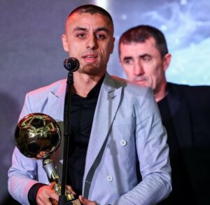 Любомир Генчев отново сред голмайсторите в Северозападната Трета лига Любомир Генчев отново зададе тон при голмайсторите в Янтра (Полски Тръмбеш) през изминалия сезон в Северозападната Трета лига. Роденият на 13 април 1986 г. атакуващ футболист реализира 12 гола в 21 мача и се нареди в Топ 5 на стрелците в крайното класиране. Лидер с 16 гола е Сергей Георгиев от първенеца Локомотив (Мездра), следват Радослав Захариев (Бдин Видин) и Галин Стоянов (Академик Свищов) с по 15 гола, а Кристиян Иванов от Академик (Свищов) завърши с 13 попадения. На практика Генчев вкара около една трета от общите голове на Янтра през сезона, като направи особено силна есен — 10 попадения в първите 11 мача. През по-миналия сезон 2024/2025 Генчев също завърши с 12 гола и зае второ място в голмайсторската класация, в която с 15 гола триумфира Стоян Спасов (Севлиево).