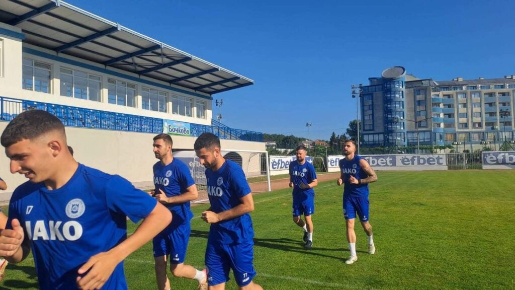 График на ОФК Несебър до XIX кръг във Втора лига ОФК Несебър стартира новия сезон във Втора лига с домакинство на Етър. Първенството започва в уикенда на 25 юли. По-долу са мачовете на Несебър до 19 кръг включително, извадени от програмата и подредени по кръгове: I кръг25 юли 2026 г., събота, Несебър - Етър II кръг1 август 2026 г., събота, Монтана - Несебър III кръг8 август 2026 г., събота, Несебър - Добруджа IV кръг15 август 2026 г., събота, Спортист Своге - Несебър V кръг22 август 2026 г., събота, Несебър - Пирин Благоевград VI кръг29 август 2026 г., събота, Несебър - Янтра Габрово VII кръг2 септември 2026 г., сряда, Марек Дупница - Несебър VIII кръг5 септември 2026 г., събота, Несебър - Рилски спортист IX кръг12 септември 2026 г., събота, Локомотив ГО - Несебър X кръг19 септември 2026 г., събота, Несебър - Берое XI кръг26 септември 2026 г., събота, Вихрен - Несебър XII кръг10 октомври 2026 г., събота, Несебър - ЦСКА II XIII кръг24 октомври 2026 г., събота, Хебър - Несебър XIV кръг31 октомври 2026 г., събота, Несебър - Черноморец XV кръг7 ноември 2026 г., събота, Лудогорец II - Несебър XVI кръг14 ноември 2026 г., събота, Несебър - Фратрия XVII кръг21 ноември 2026 г., събота, Спартак Плевен - Несебър XVIII кръг28 ноември 2026 г., събота, Етър - Несебър XIX кръг5 декември 2026 г., събота, Несебър - Монтана
