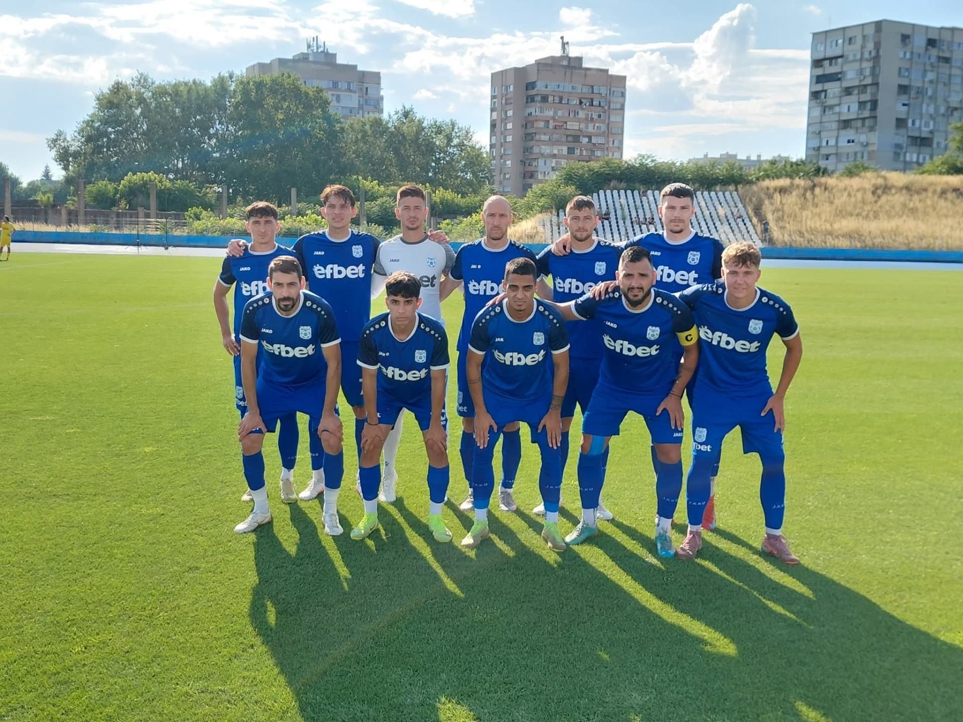 ФК Ямбол загуби с 0:1 от ОФК Несебър в контрола в Ямбол ФК Ямбол падна с 0:1 от ОФК Несебър в контролна среща, играна в Ямбол. Това бе първата проверка за домакините от лятната подготовка. Единственото попадение в мача бе отбелязано през първата част. Състав на ФК Ямбол Първо полувреме Венцислав Янков Атанас Георгиев Добромир Димитровь Николай Йорджев Николай Янков Иван Тошев Мирослав Христов Анжел Петров Янаки Панайотов Георги Динев Виктор Янев Второ полувреме Даниел Амбарцумян Даниел Стоянов Галин Стоянов Николай Йорджев Денис Пътърлъ Иван Дечев Велислав Марков Георги Чолаков Даниел Железчев Алекс Банев Хайри Саралиев